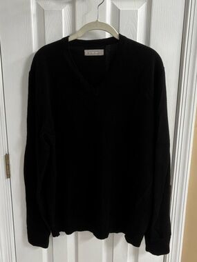 Everlane Classic Black Cashmere V-Neck Sweater
